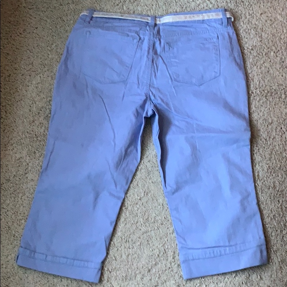 NWT Lee Riders Midrise Blue Capri with Silver Belt - Picture 3 of 6